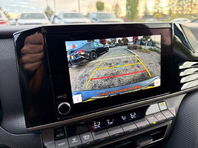 Used 2025 Toyota Camry SE FWD image 22