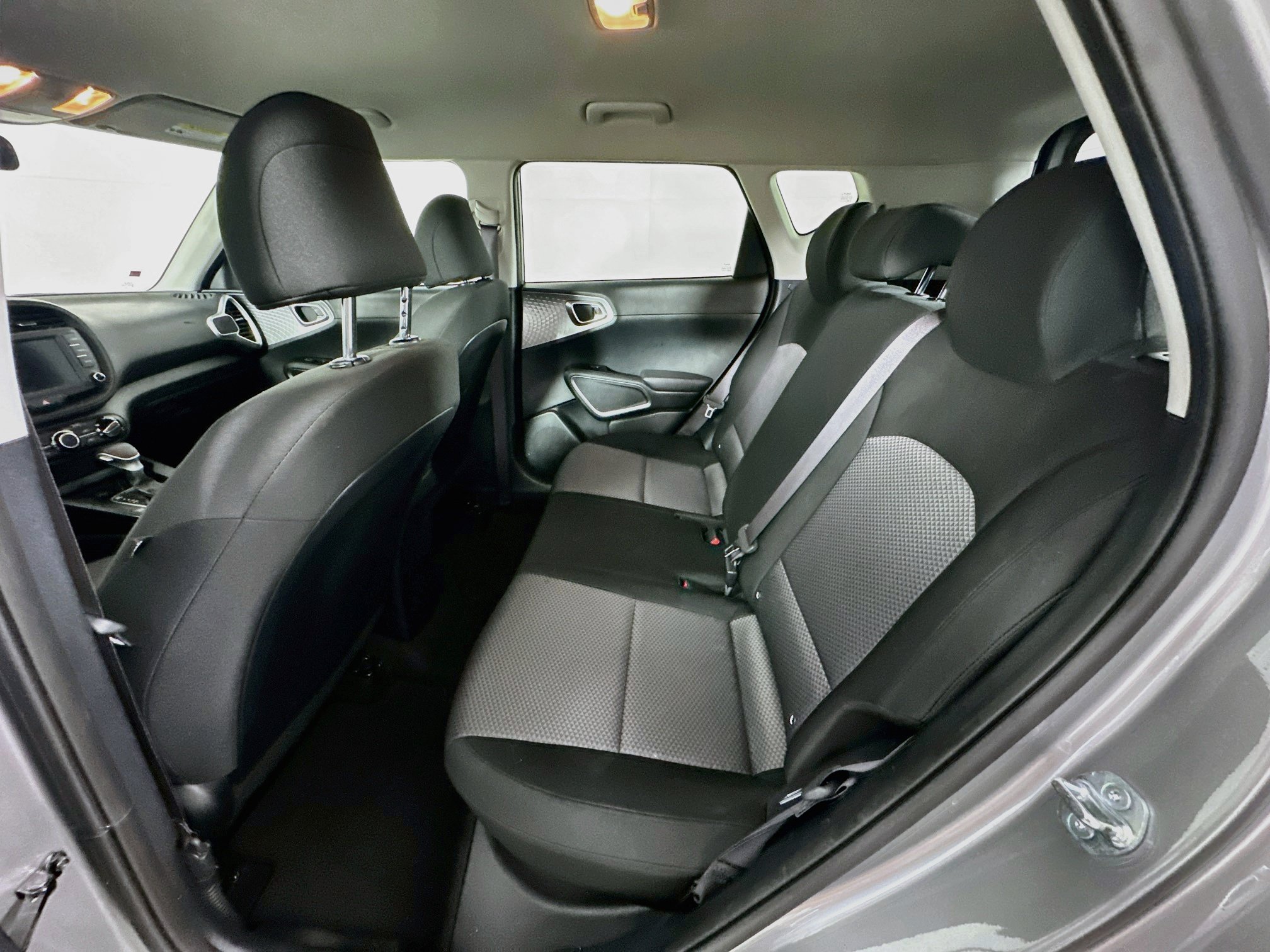 Used 2025 Kia Soul LX w/ LX Technology Package FWD image 26
