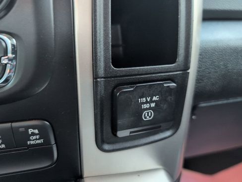 Used 2019 RAM 1500 Big Horn image 32