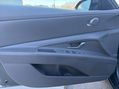 Used 2024 Hyundai Elantra SEL image 19