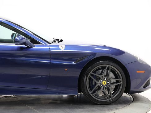 Used 2017 Ferrari California T image 82
