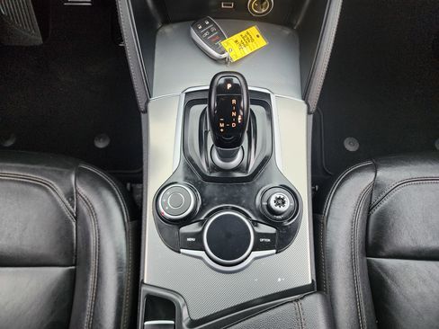Used 2018 Alfa Romeo Stelvio Ti image 33