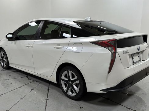 Used 2016 Toyota Prius Four image 7
