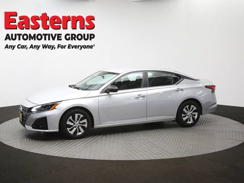 Used 2024 Nissan Altima 2.5 S FWD image 57