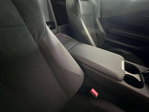 Used 2025 Aston Martin V8 Vantage Coupe image 19