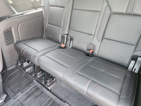 Used 2021 Chevrolet Suburban RST w/ Luxury Package RWD image 32