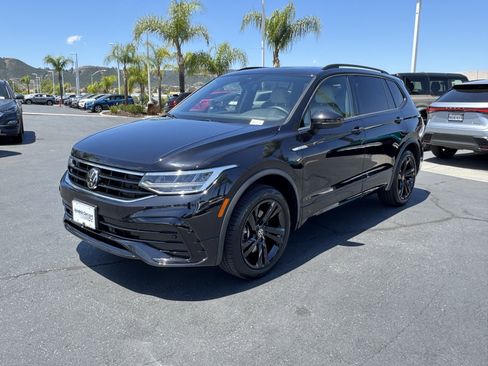 Used 2024 Volkswagen Tiguan SE R-Line AWD/4WD image 5