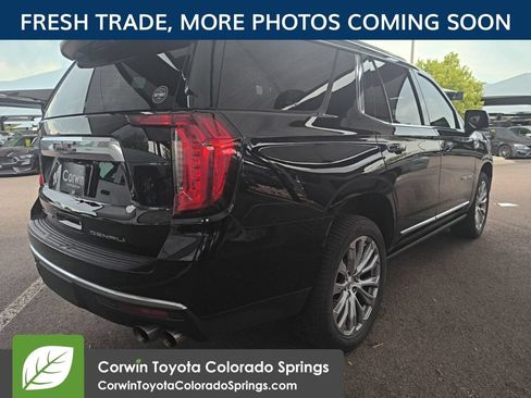 Used 2022 GMC Yukon Denali w/ Denali Reserve Package AWD/4WD image 4