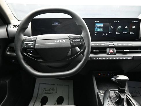 Used 2025 Kia K4 FWD image 13