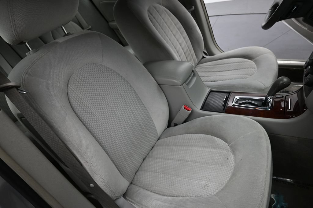 Used 2009 Buick Lucerne CX FWD image 20