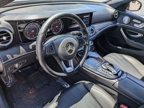 Used 2017 Mercedes-Benz E 300 image 10