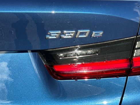 Used 2022 BMW 330e w/ Driving Assistance Package image 12