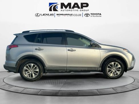 Used 2017 Toyota RAV4 XLE image 6