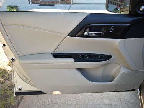 Used 2015 Honda Accord EX-L image 37