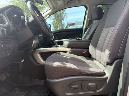 Used 2021 Nissan Titan SV w/ SV Convenience Package RWD image 7
