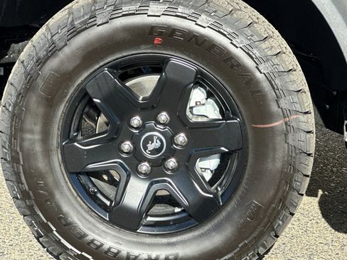 New 2025 Ford Bronco Outer Banks w/ Black Appearance Package image 31