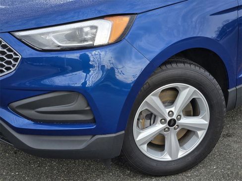 Used 2024 Ford Edge SE image 9