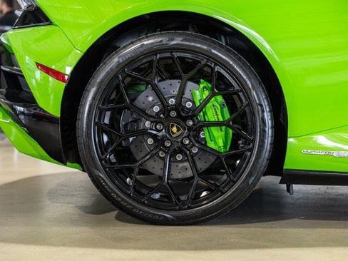 Used 2022 Lamborghini Huracan EVO RWD image 23