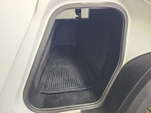 Used 2023 Rivian R1T Adventure image 32