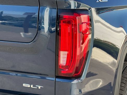 Used 2019 GMC Sierra 1500 SLT w/ SLT Premium Plus Package AWD/4WD image 30