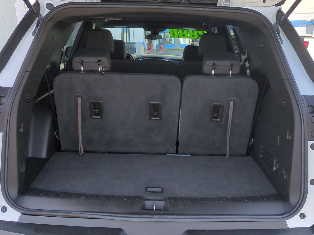 Used 2023 Chevrolet Traverse LT FWD image 30