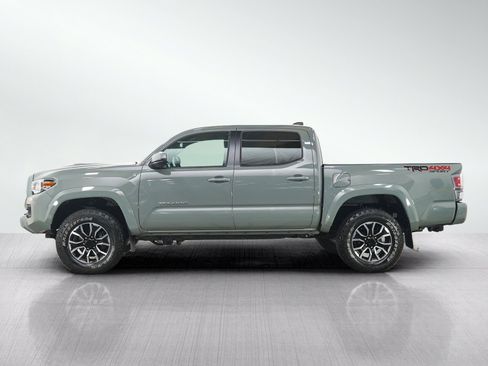 Used 2023 Toyota Tacoma TRD Sport AWD/4WD image 2