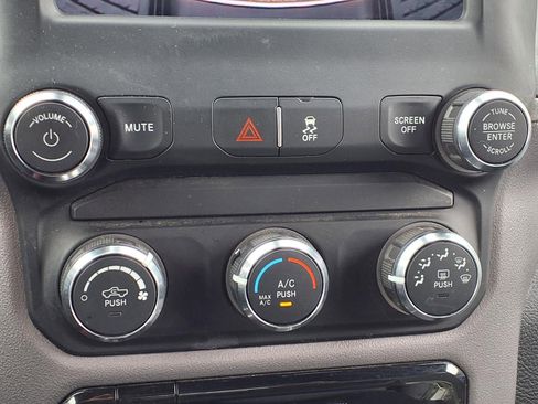 Used 2024 RAM 2500 Big Horn AWD/4WD image 9
