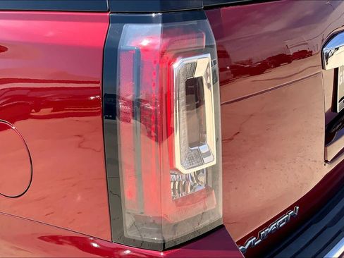 Used 2018 GMC Yukon Denali w/ Denali Ultimate Package AWD/4WD image 29