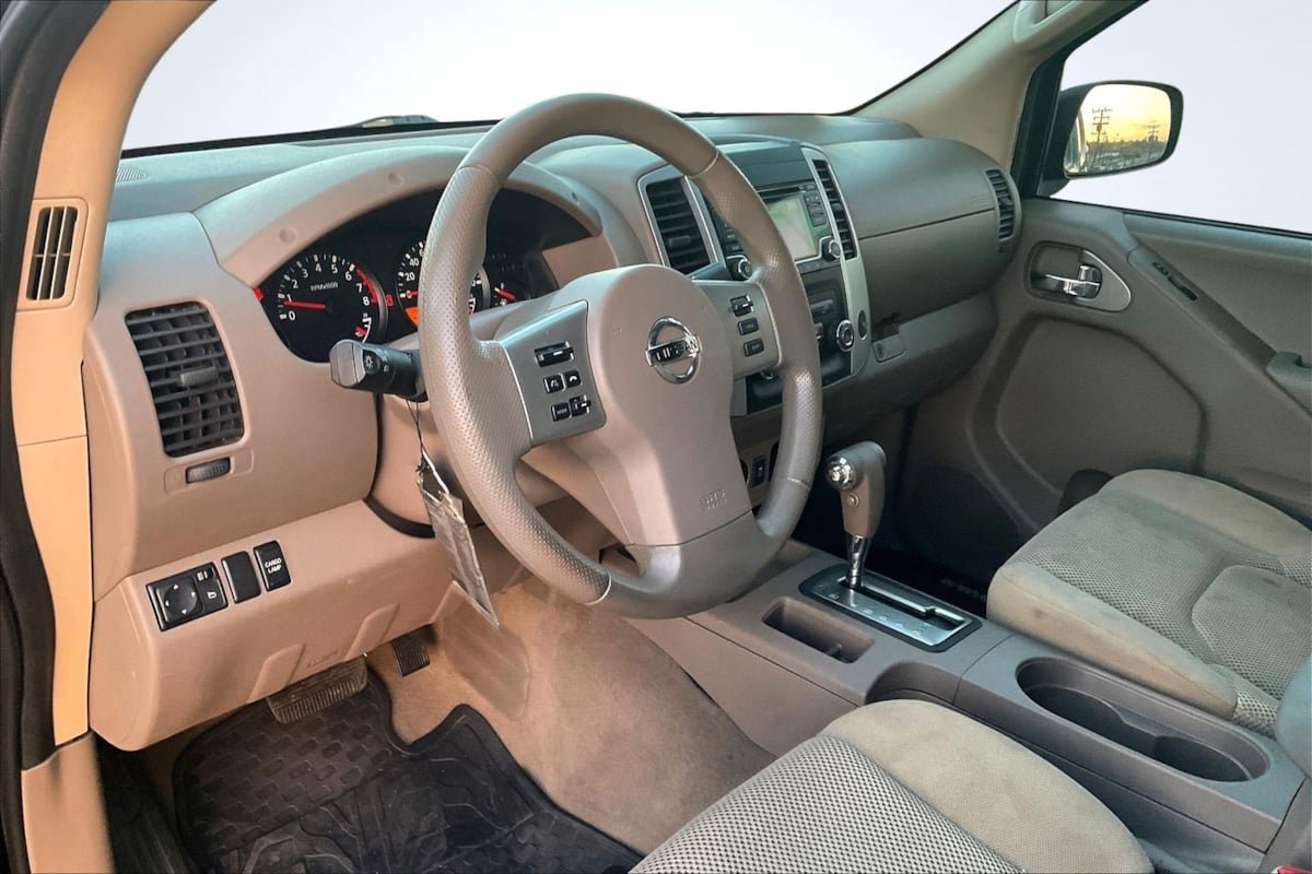 Used 2018 Nissan Frontier SV RWD image 12
