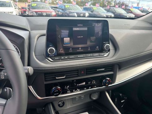 Used 2026 Nissan Rogue SV image 27