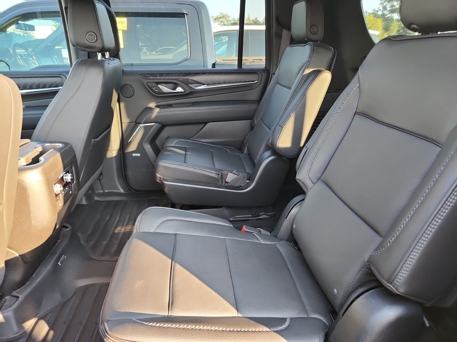 Used 2023 GMC Yukon XL Denali w/ Max Trailering Package AWD/4WD image 9