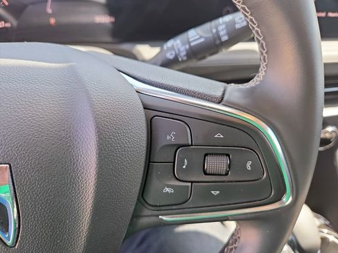 Used 2025 Buick Encore GX Preferred AWD/4WD image 16
