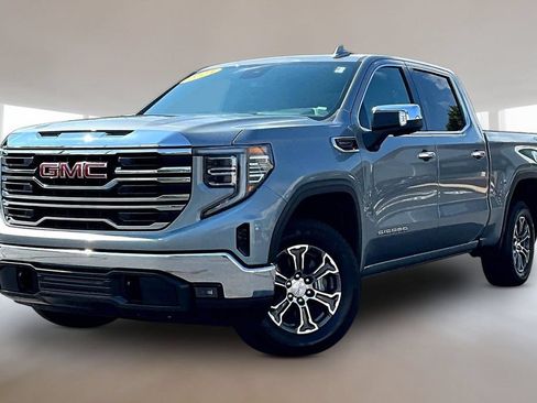 Used 2025 GMC Sierra 1500 SLT AWD/4WD image 3