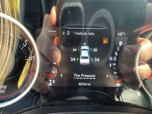 Used 2021 Dodge Challenger SXT w/ Driver Convenience Group image 9