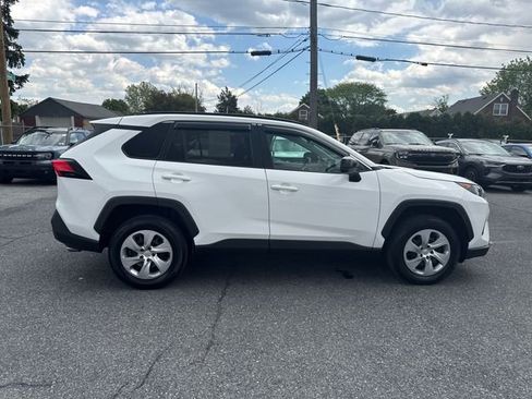 Used 2021 Toyota RAV4 LE AWD/4WD image 6