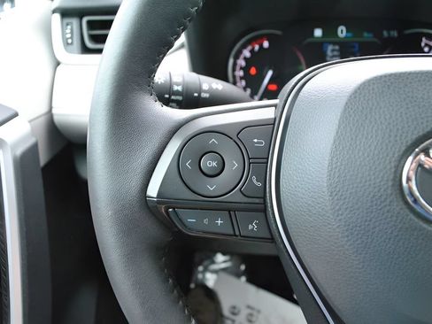 Certified 2023 Toyota RAV4 XLE Premium AWD/4WD image 19