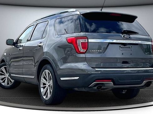 Used 2018 Ford Explorer Limited FWD image 4