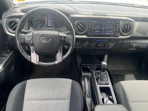 Used 2021 Toyota Tacoma TRD Sport AWD/4WD image 13