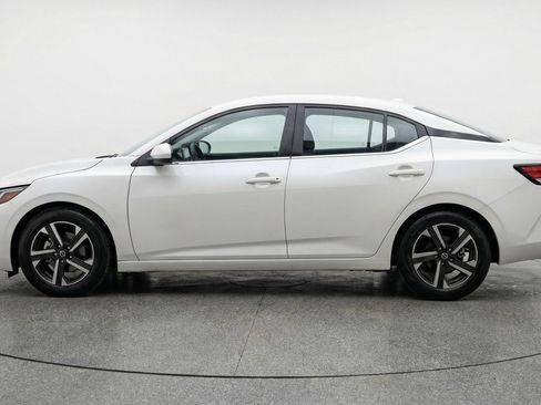 Used 2025 Nissan Sentra SV image 5