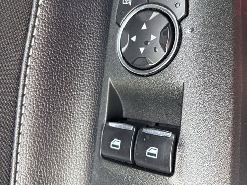 Used 2017 Ford Mustang Coupe RWD image 16