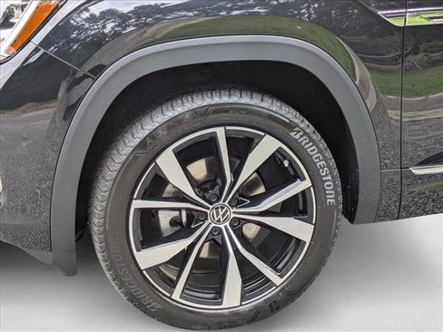 New 2025 Volkswagen Atlas Cross Sport SEL Premium R-Line image 10