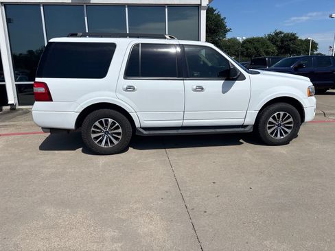 Used 2017 Ford Expedition XLT RWD image 4