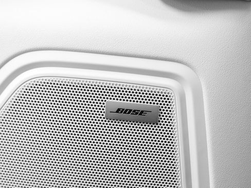 Certified 2024 Porsche Macan AWD/4WD image 40