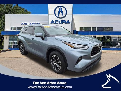 Used 2020 Toyota Highlander XLE AWD/4WD image 7