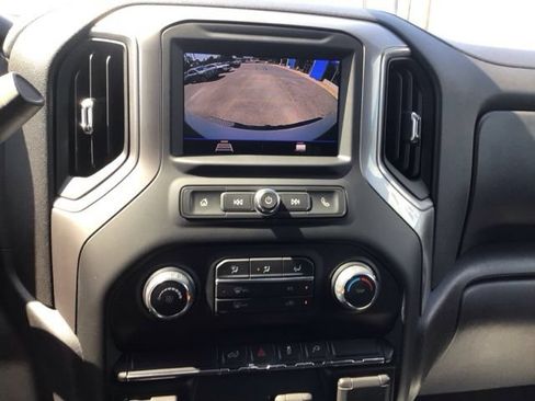 Used 2022 Chevrolet Silverado 2500 Custom w/ Custom Convenience Package AWD/4WD image 15