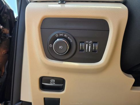Used 2022 Jeep Grand Cherokee Limited AWD/4WD image 14