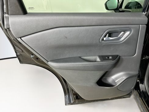 Used 2025 Nissan Rogue SV AWD/4WD image 25