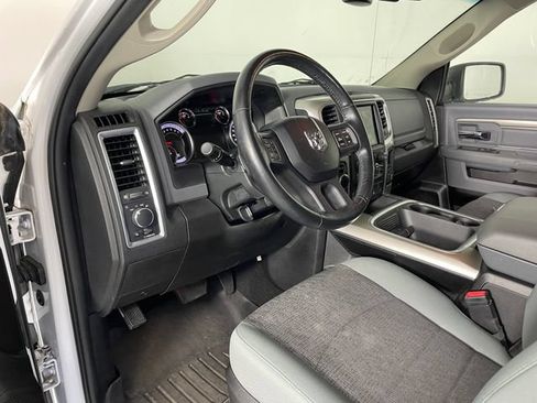 Used 2020 RAM 1500 Classic SLT w/ Luxury Group RWD image 3