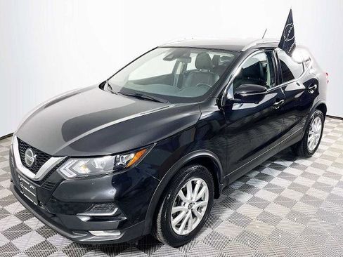 Certified 2022 Nissan Rogue Sport SV w/ Technology Package image 1