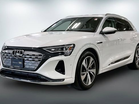Certified 2024 Audi Q8 e-tron Premium Plus w/ Premium Plus Package AWD/4WD image 2